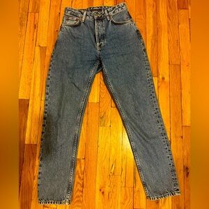 Worn twice! Nudie Jeans Breezy Britt 27x28 medium wash